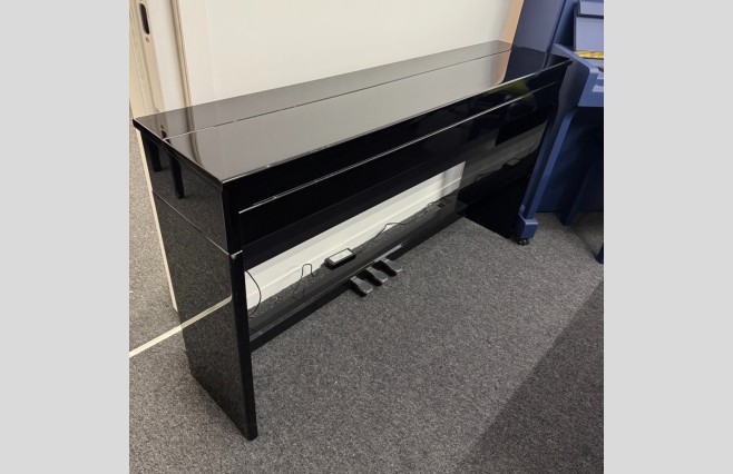 Roland DP603 Digital Piano | Polished Ebony Finish | UK Delivery In Days | Warranty | P/X | Finance Options | Includes Stool, Headphones | Display Model | Serial Number Z3M1552 - Image 6
